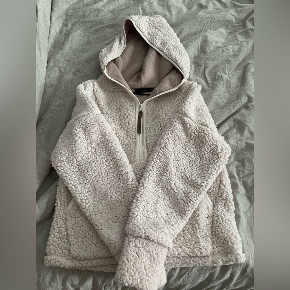 Prana Sherpa pull over